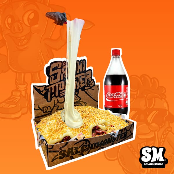Salchipapa La Mundialista para 6 personas con bebida y show de queso | Salchimonster
